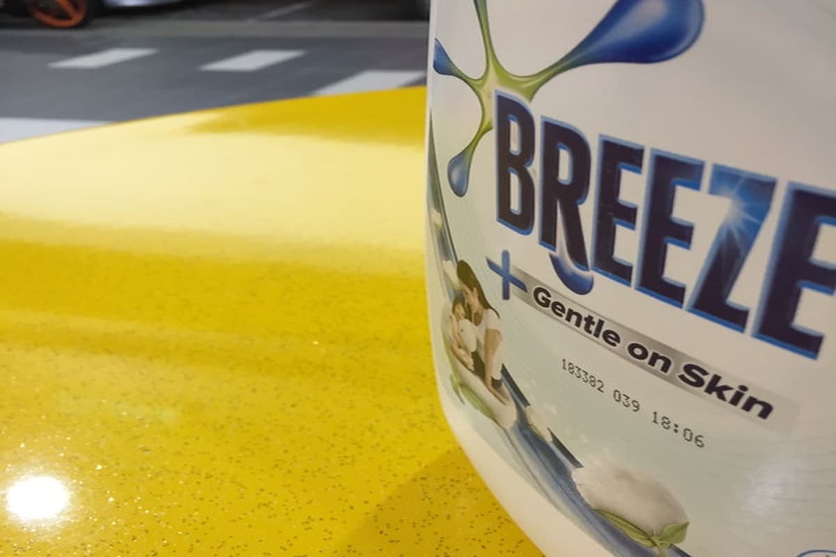  Breeze Detergent Powder; Using Less Water Removing Dirt Bacteria Stains 